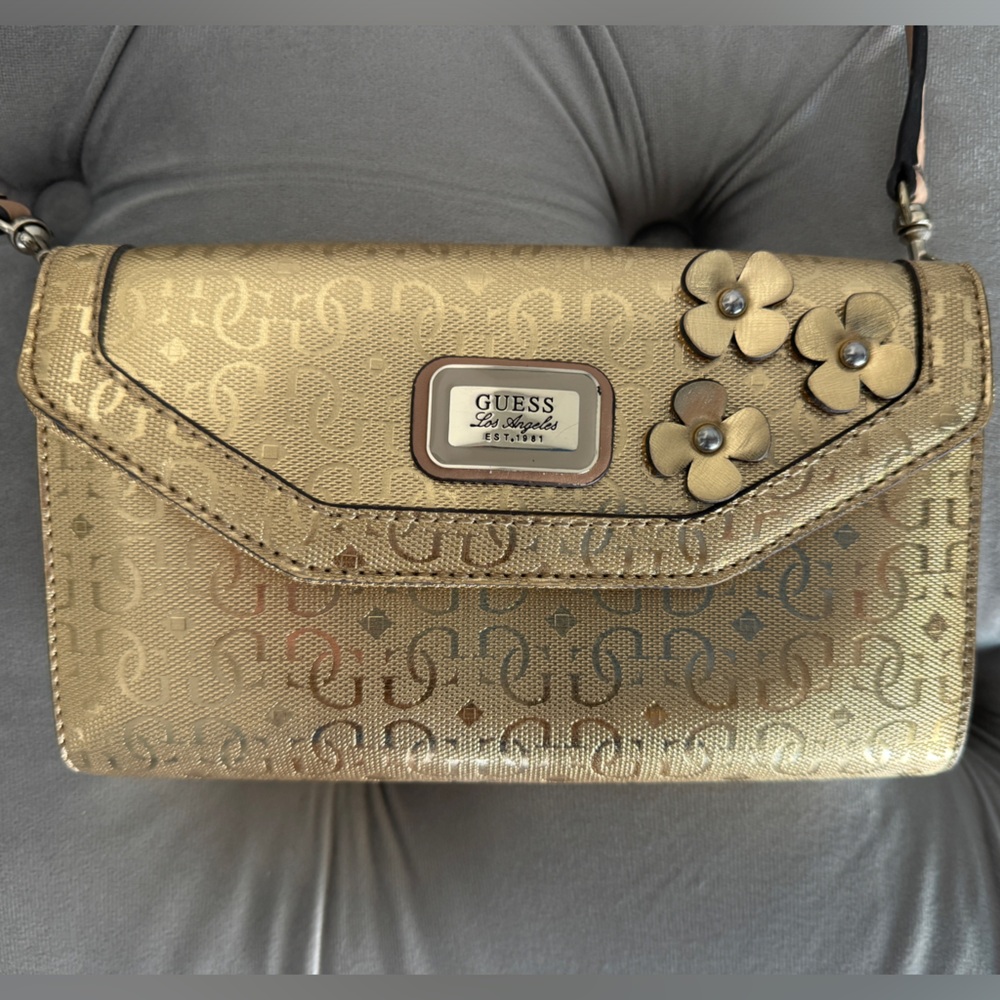 Guess gold wallet crossbody - like new condition